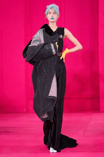 Look 27